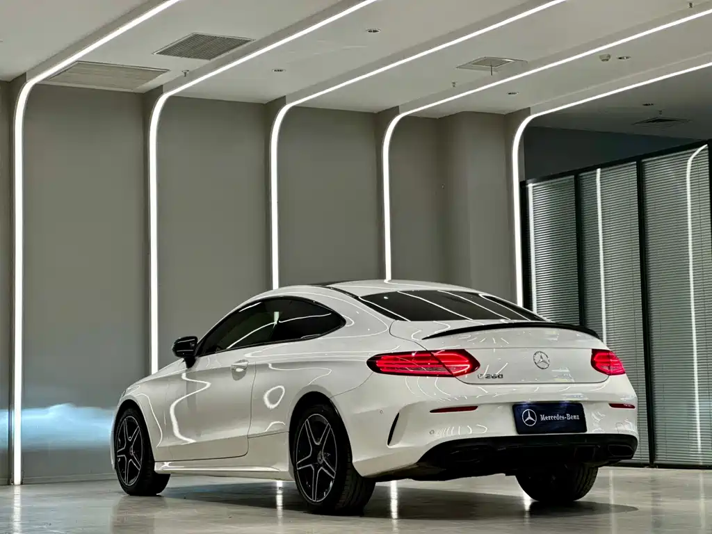 Mercedes-Benz C-Class (Import) — миниатюра 11