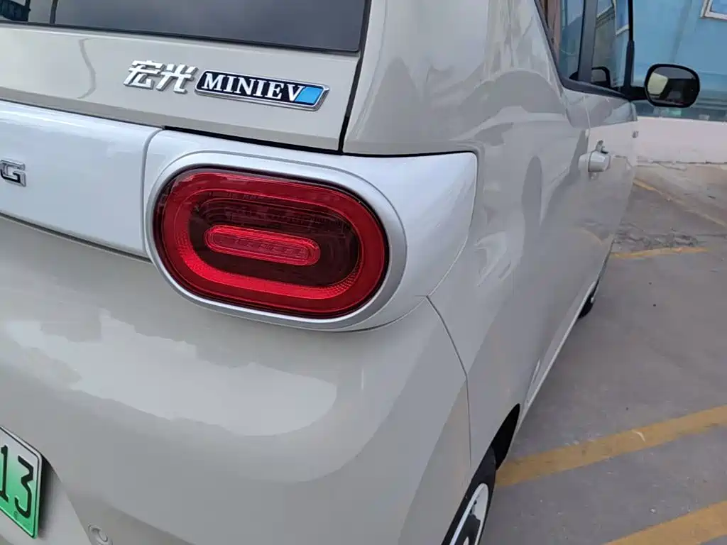 Wuling MINIEV — миниатюра 8
