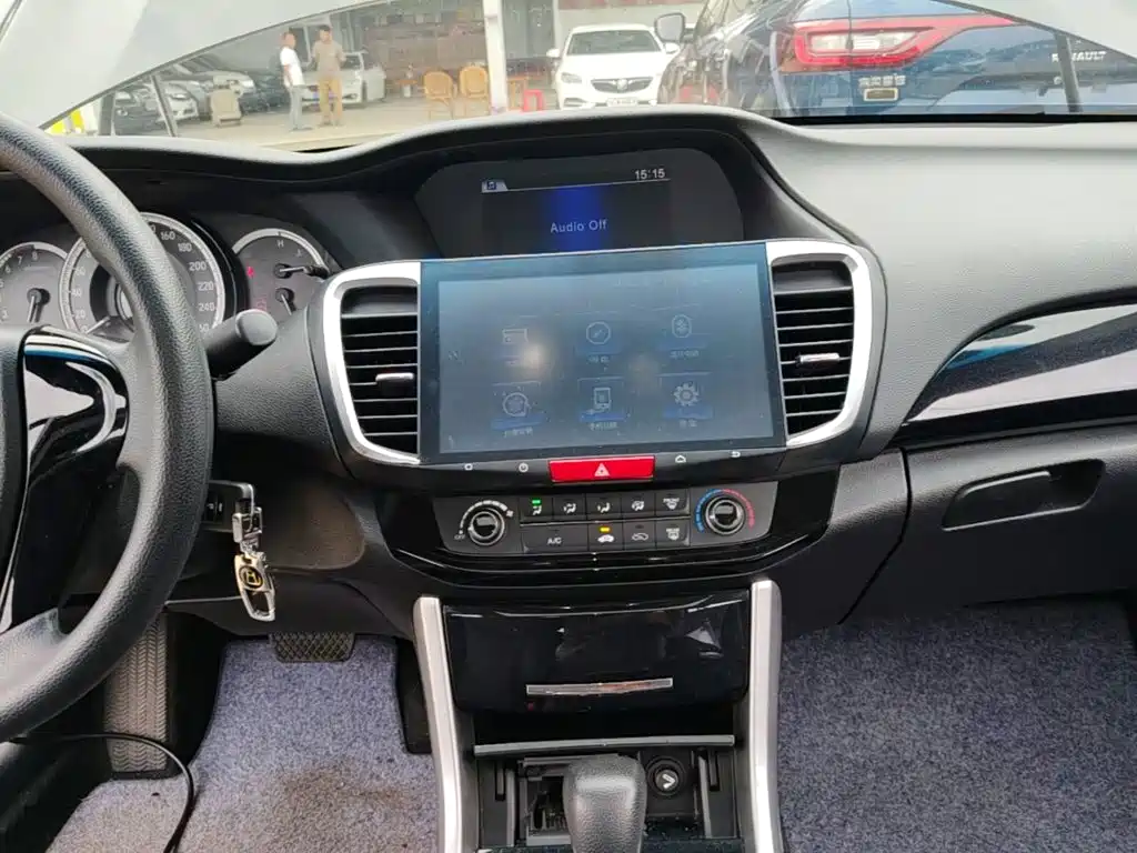 Honda Accord — миниатюра 13