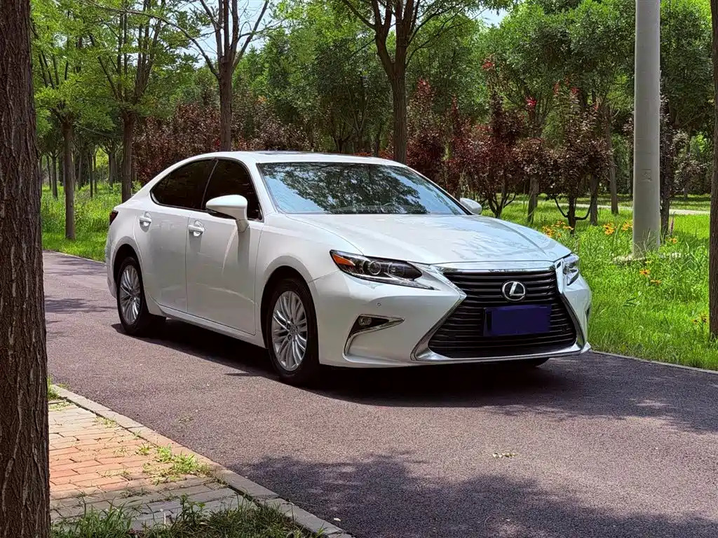 Lexus ES 2015 200 Comfort