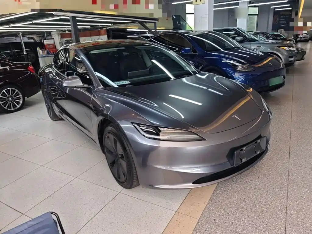 Tesla Model 3 — миниатюра 4