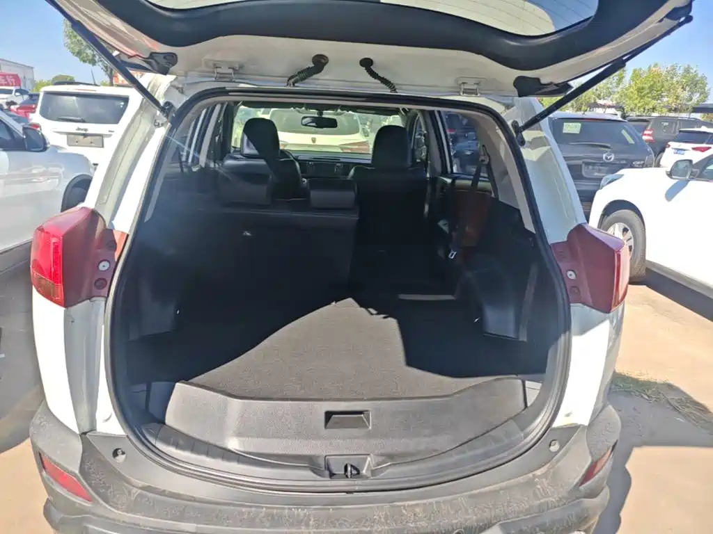 Toyota RAV4 — миниатюра 19