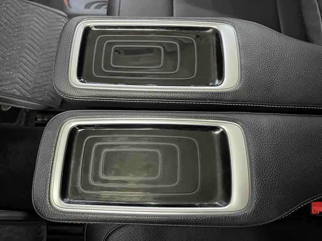 Mercedes-Benz V-Class — миниатюра 12