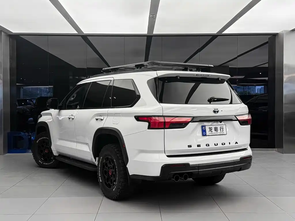 Toyota Sequoia — миниатюра 4