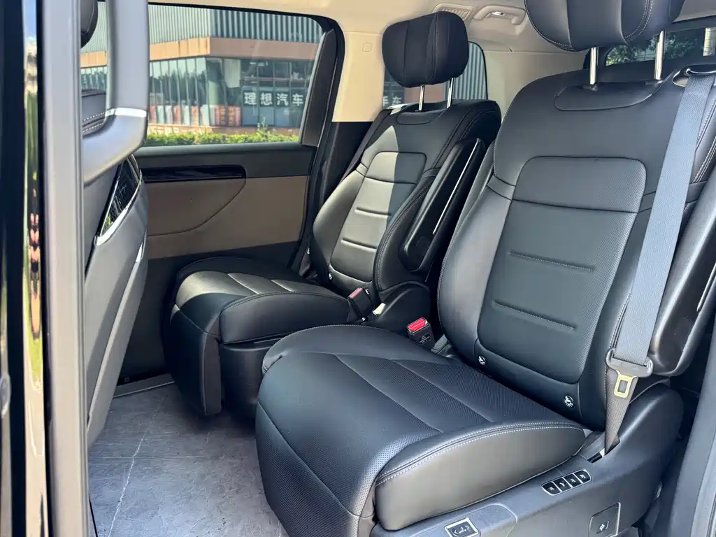 GAC Motor 传祺E8 PHEV — миниатюра 12