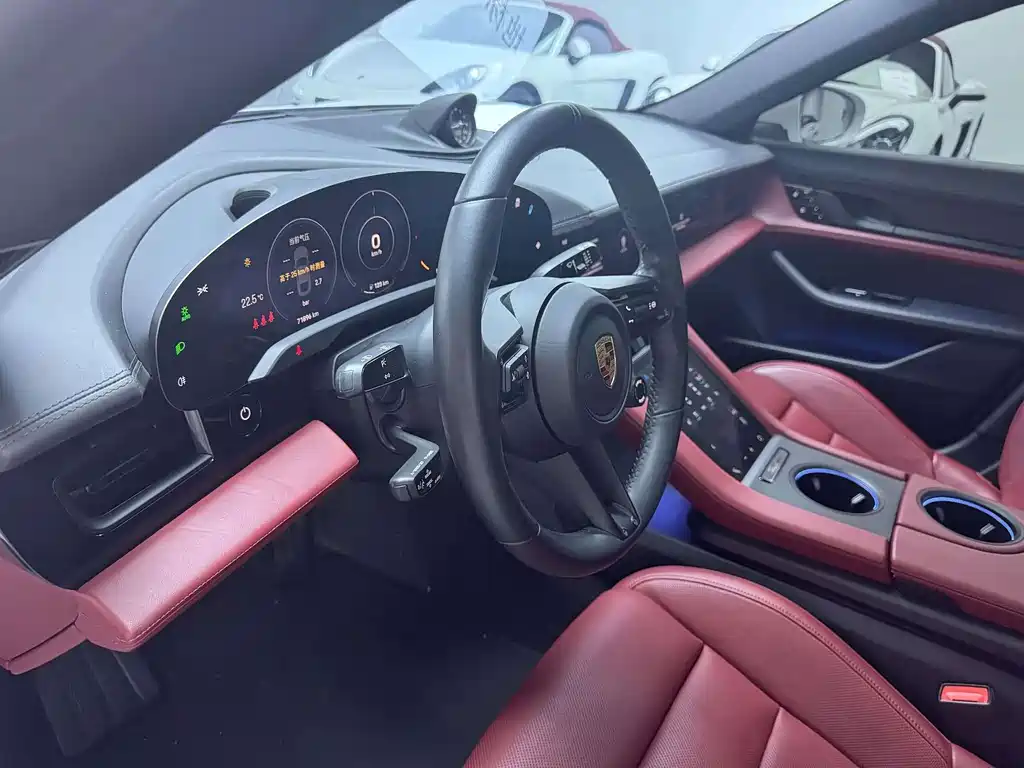 Porsche Taycan — миниатюра 5