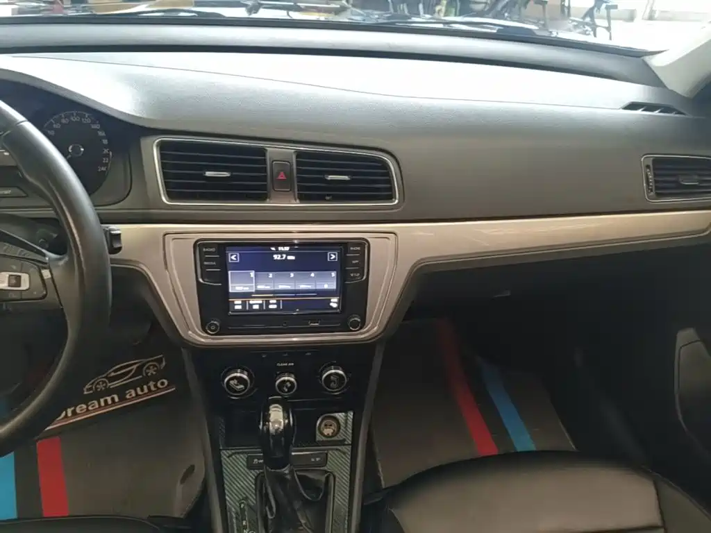 Volkswagen Lavida — миниатюра 13
