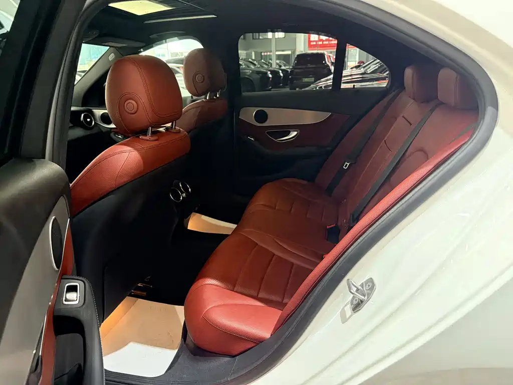 Mercedes-Benz C-Class — миниатюра 8