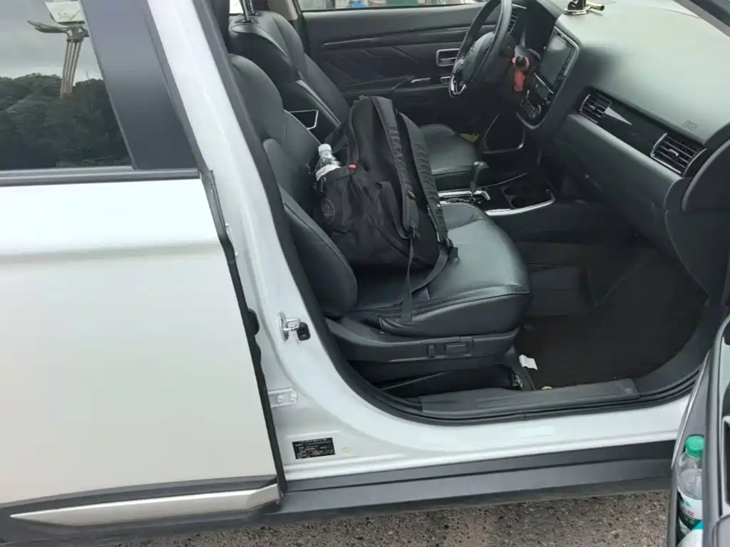 Mitsubishi Outlander — миниатюра 25