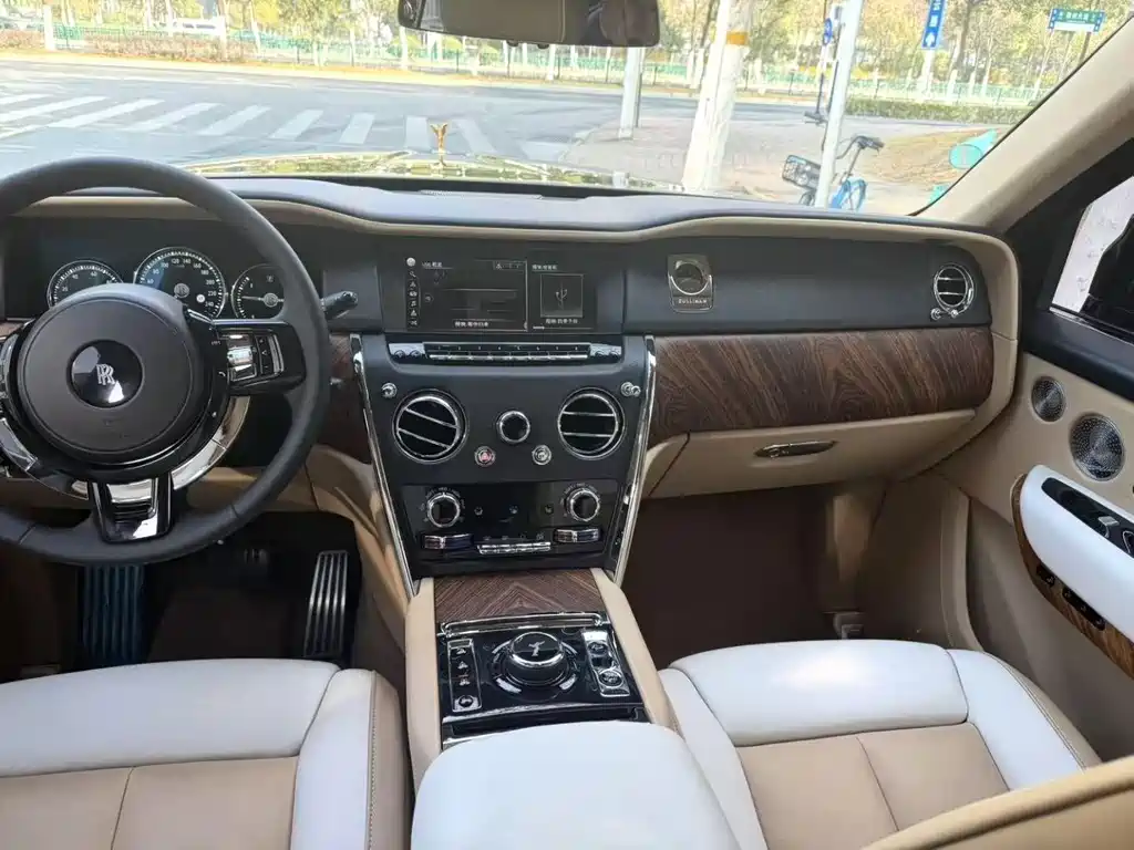 ROLLS-ROYCE CULLINAN