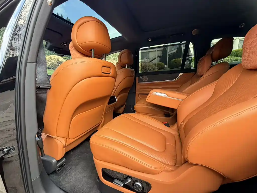 AITO ASK THE WORLD M9