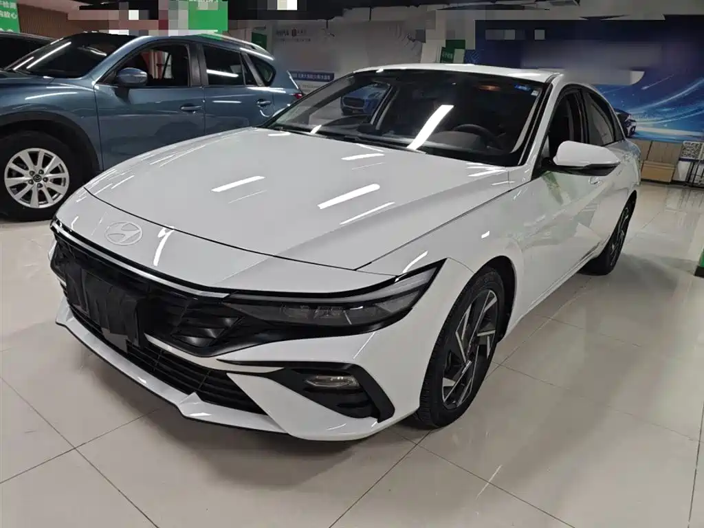 Hyundai Elantra 2023