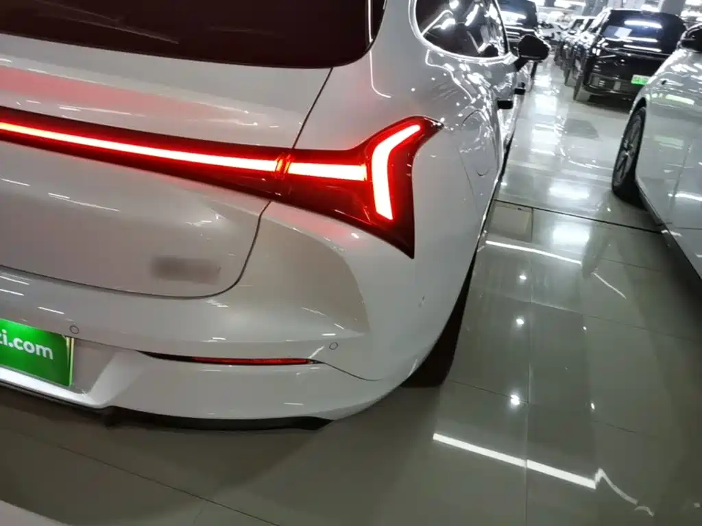 Neta S Shooting Brake — миниатюра 8