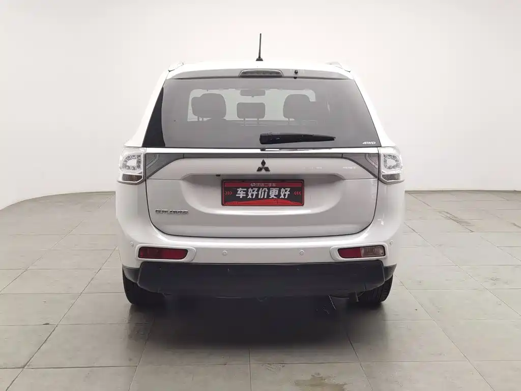 Mitsubishi Outlander (Import) — миниатюра 4