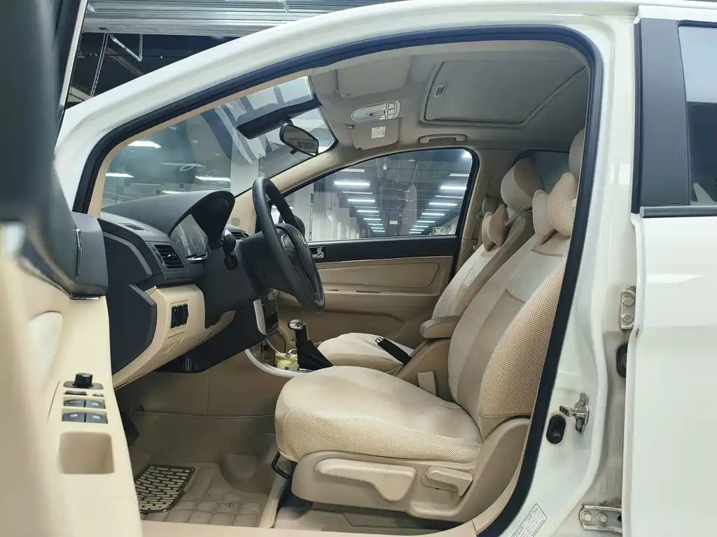 BAIC E-Series — миниатюра 6