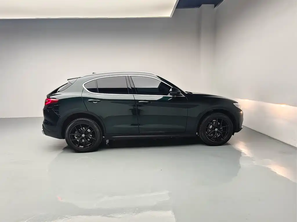 Alfa Romeo Stelvio — миниатюра 5