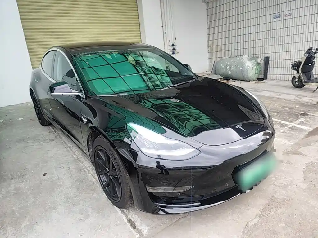 Tesla Model 3 — миниатюра 4