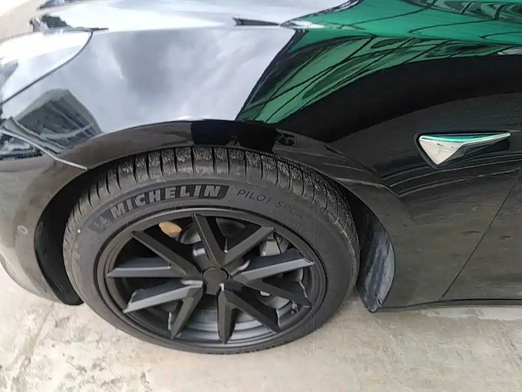 Tesla Model 3 — миниатюра 23