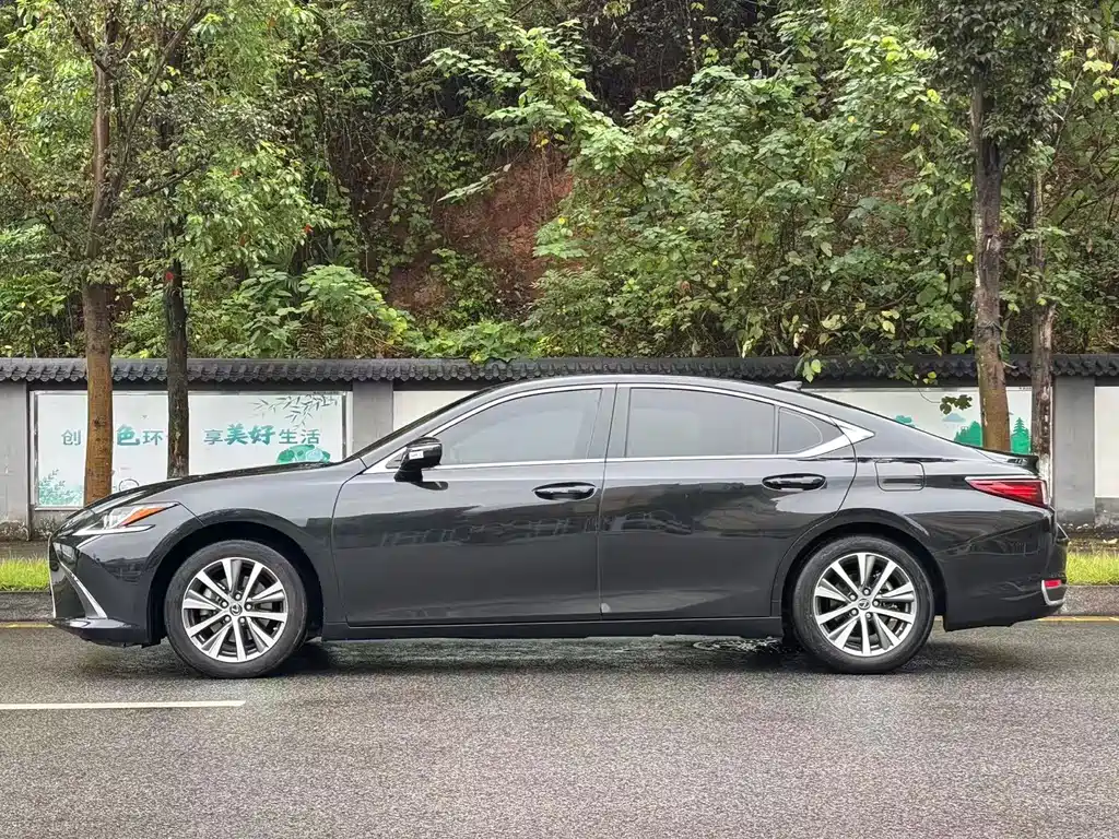 Lexus ES — миниатюра 2