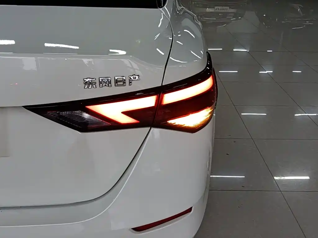 Nissan Sylphy — миниатюра 8