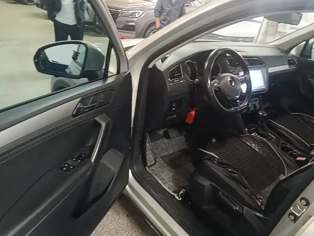 Volkswagen Tiguan L — миниатюра 12