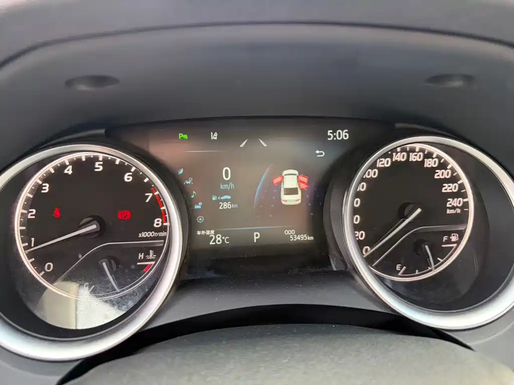 Toyota Camry — миниатюра 4