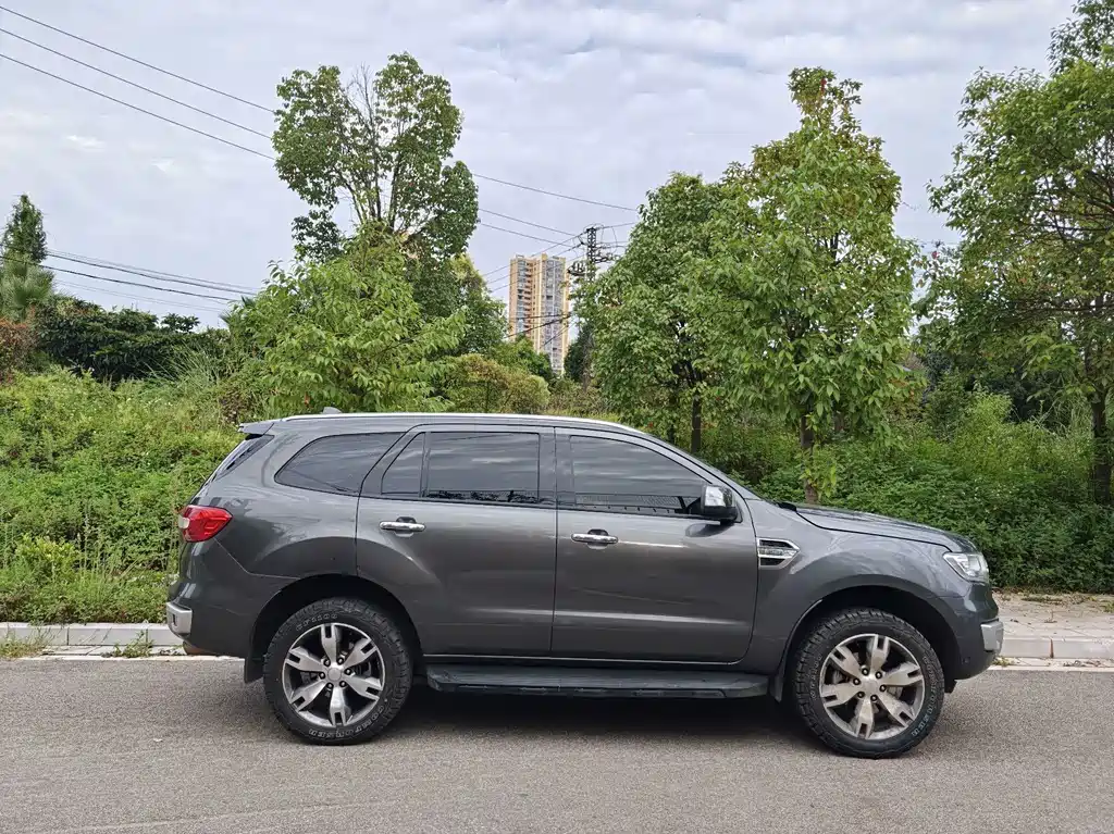 Ford Everest — миниатюра 5