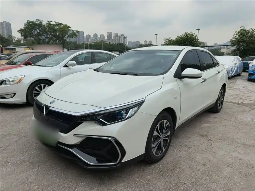 Venucia D60 EV 2022
