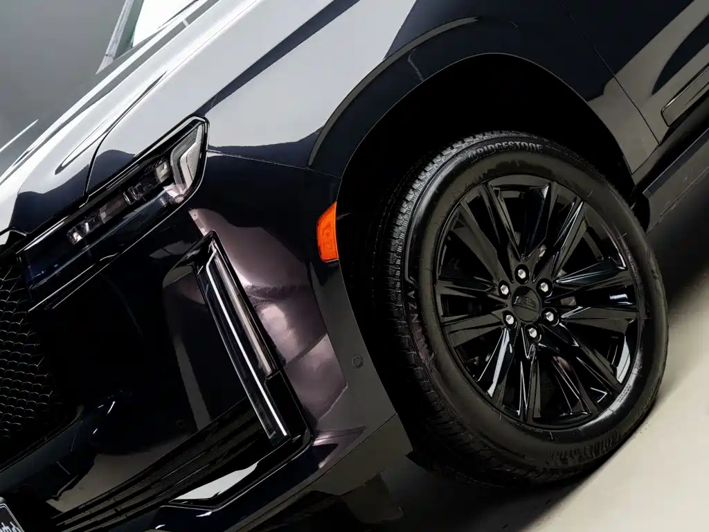 Cadillac Escalade — миниатюра 3