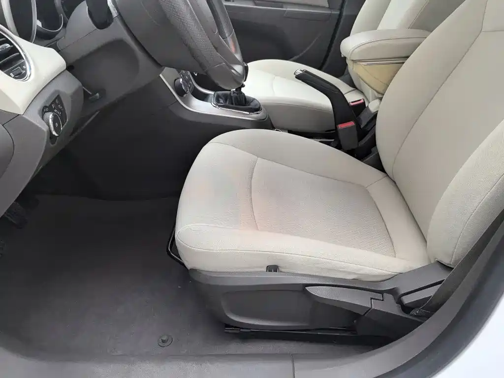 Chevrolet Cruze — миниатюра 20