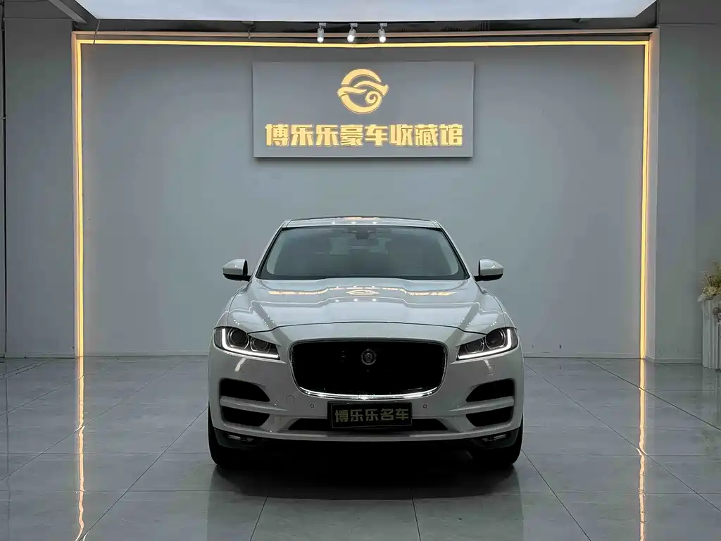 Jaguar F-Pace 2018 2.0T Premium