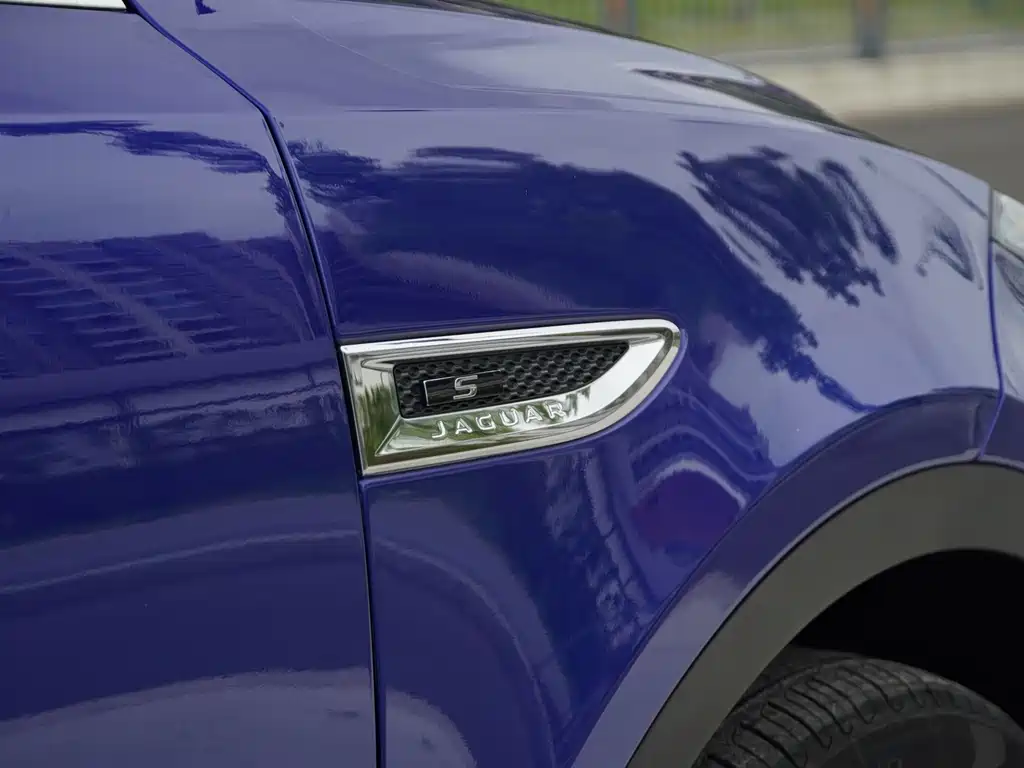 Jaguar E-PACE — миниатюра 19