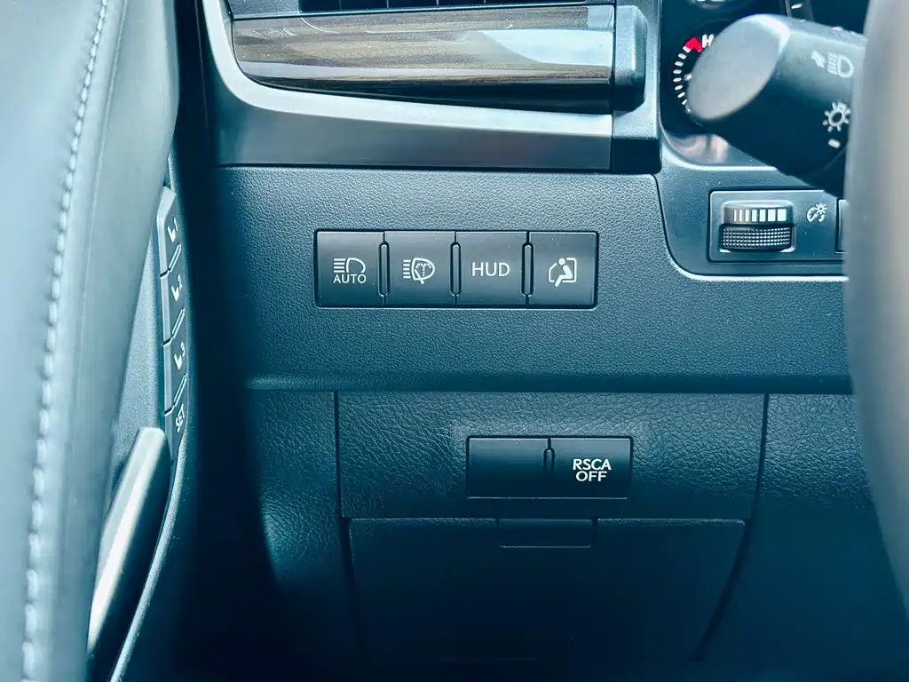 Lexus LX — миниатюра 15