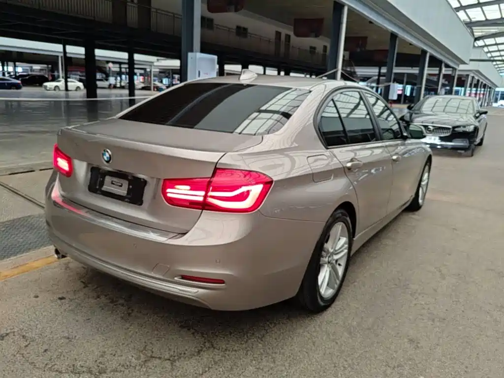 BMW 3 Series — миниатюра 7