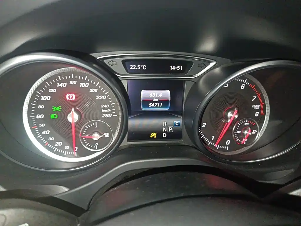 Mercedes-Benz GLA — миниатюра 8
