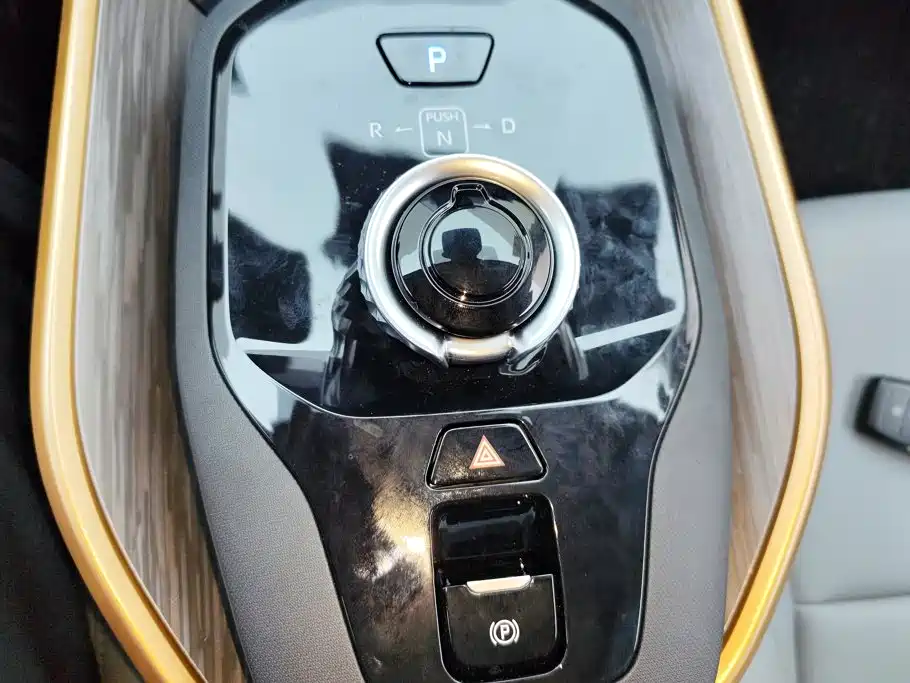Toyota bZ3 — миниатюра 16