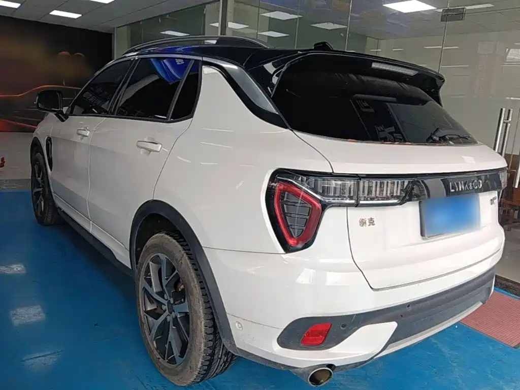 Lynk & Co 01 — миниатюра 5