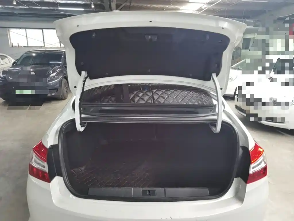 Peugeot 408 — миниатюра 19