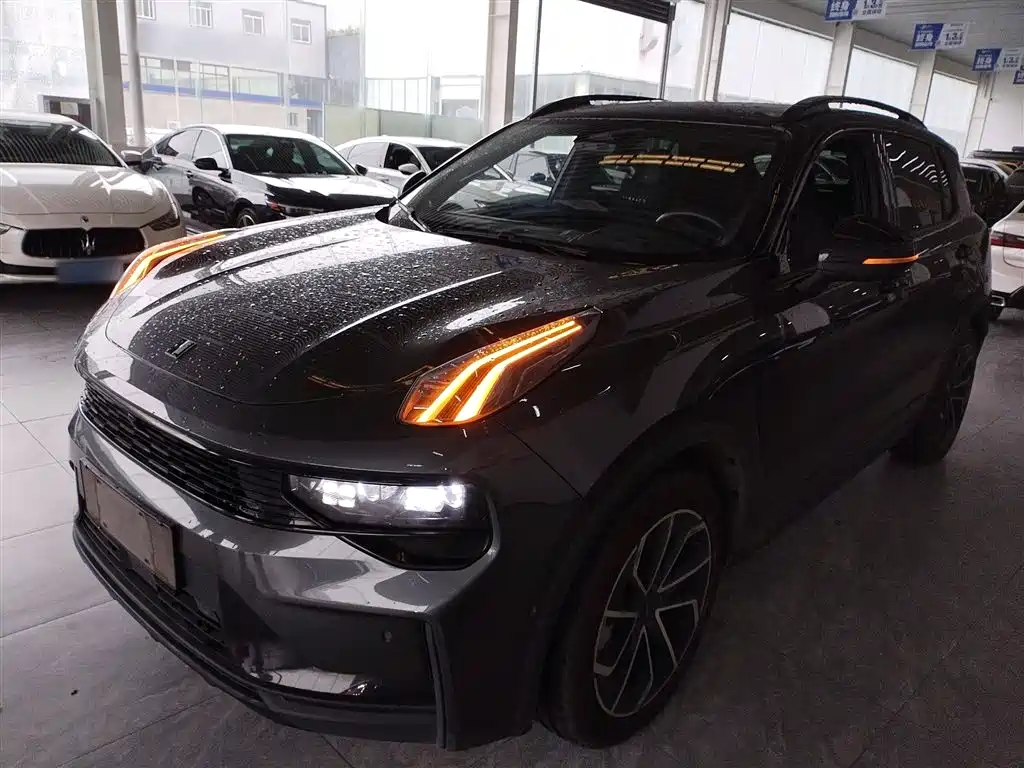 Lynk & Co 01 EM-P 2022