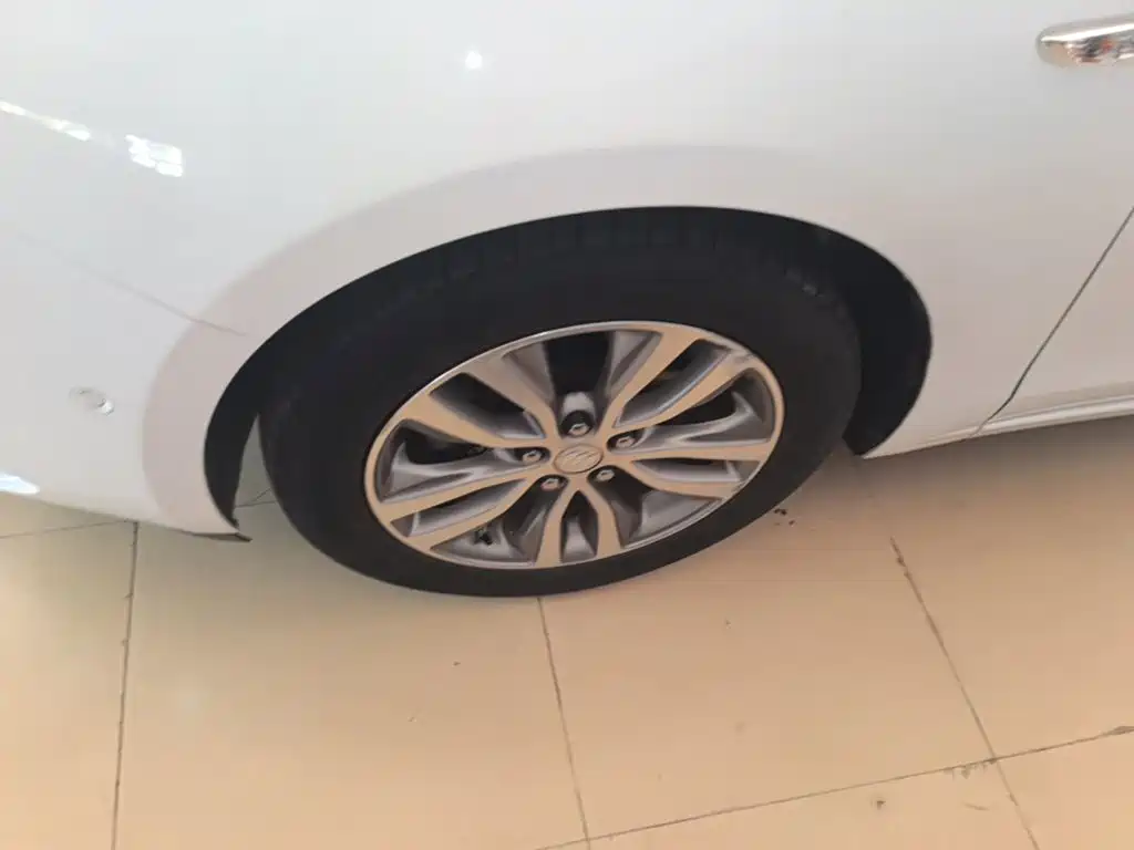 Buick Excelle — миниатюра 23