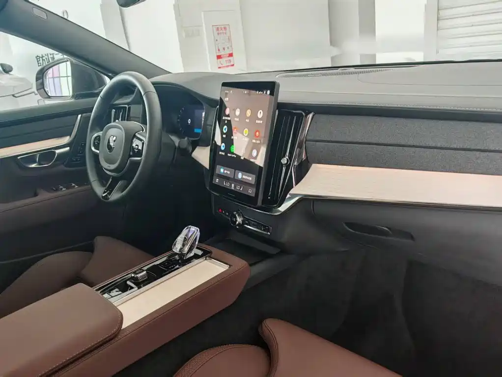 Volvo S90 PHEV — миниатюра 30