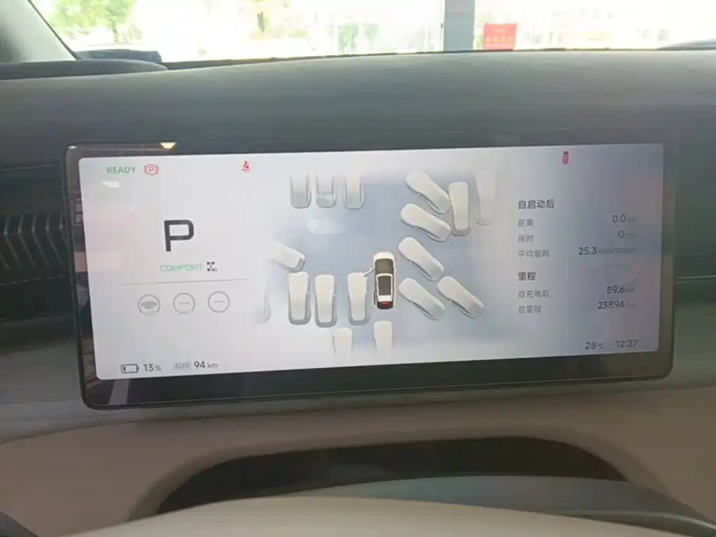 XPeng X9 — миниатюра 12