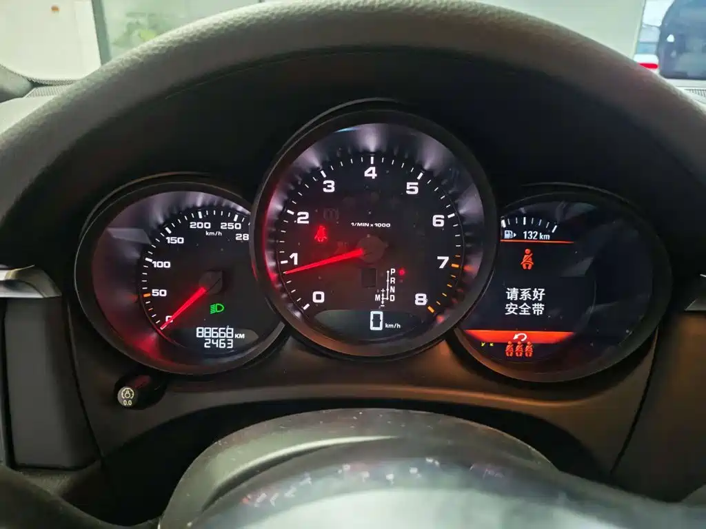 Porsche Macan — миниатюра 14