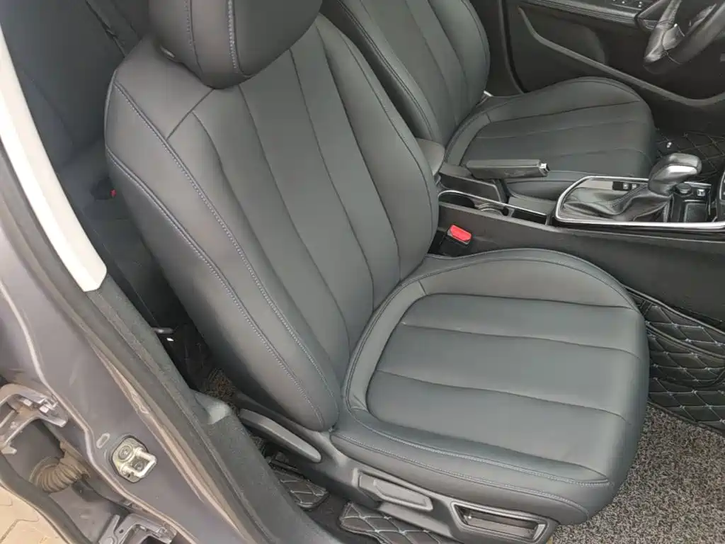 Peugeot 308 — миниатюра 25