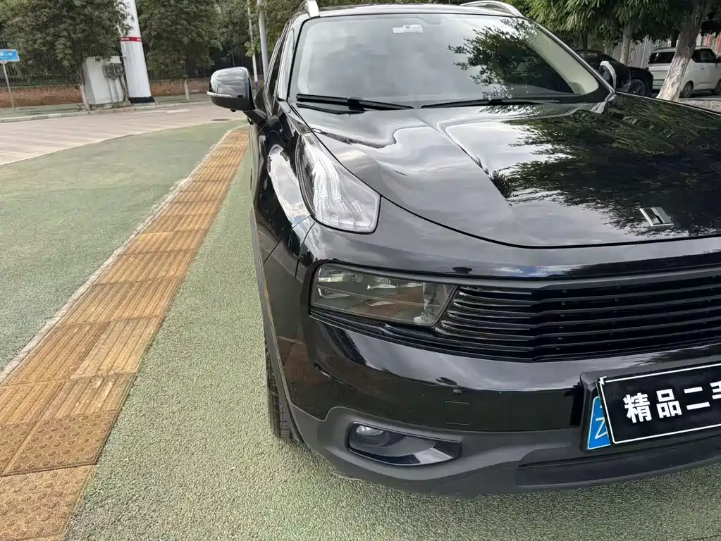 Lynk & Co 01 — миниатюра 8