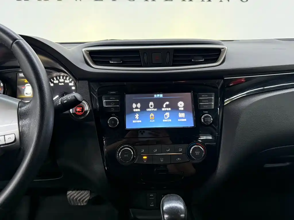 Nissan Qashqai — миниатюра 13