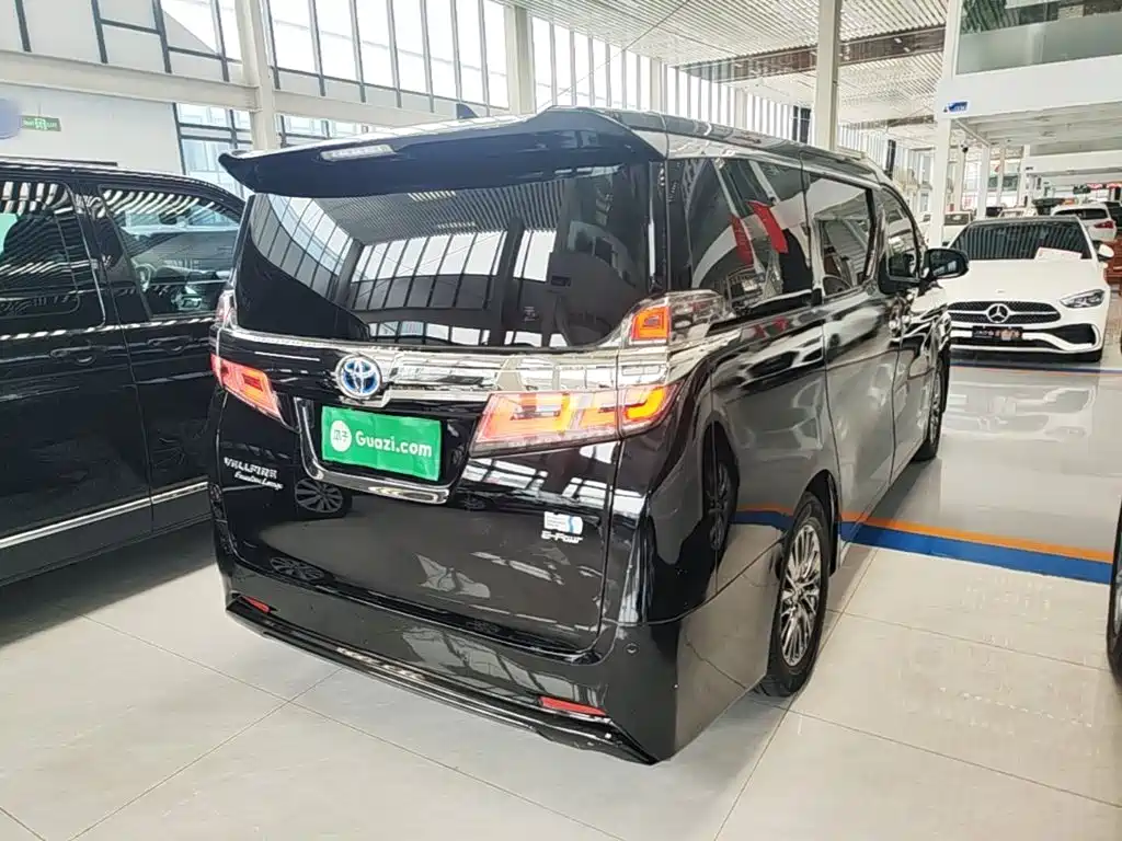 Toyota Vellfire — миниатюра 7