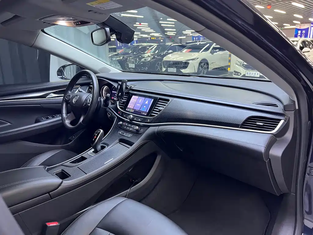 Buick LaCrosse — миниатюра 12