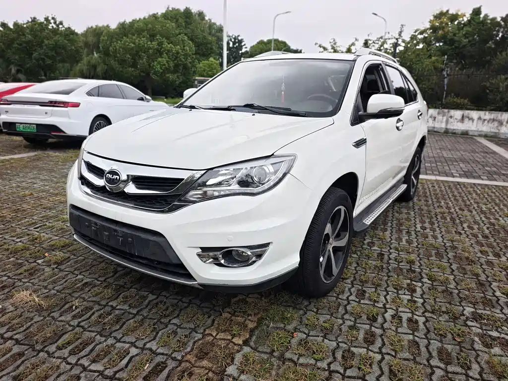 BYD S7