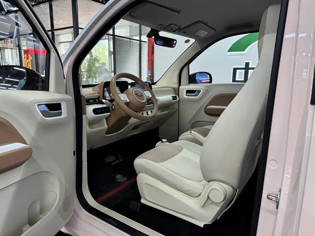 Wuling MINIEV — миниатюра 7